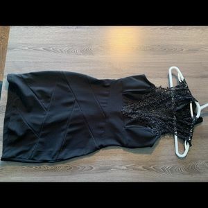 Le chateau womens high neck dress size Small